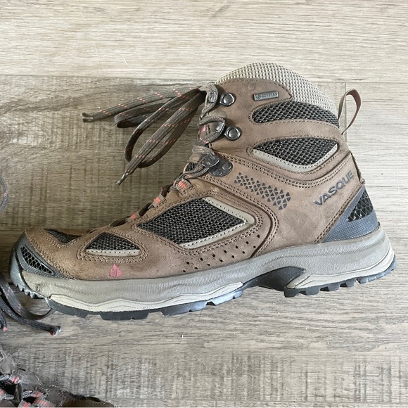 Vasque hiking boots - Picture 3 of 7